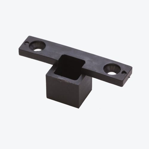 Black & Red Plastic Centreline Blocks
